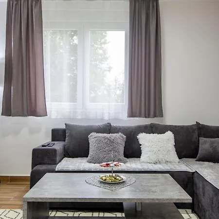 Apartman Naomi Белград Екстериор снимка