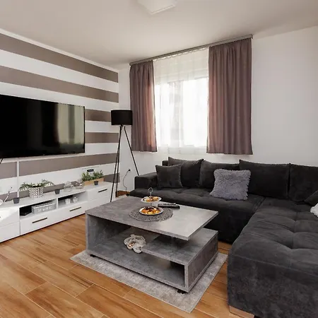 Apartman Naomi Белград Екстериор снимка