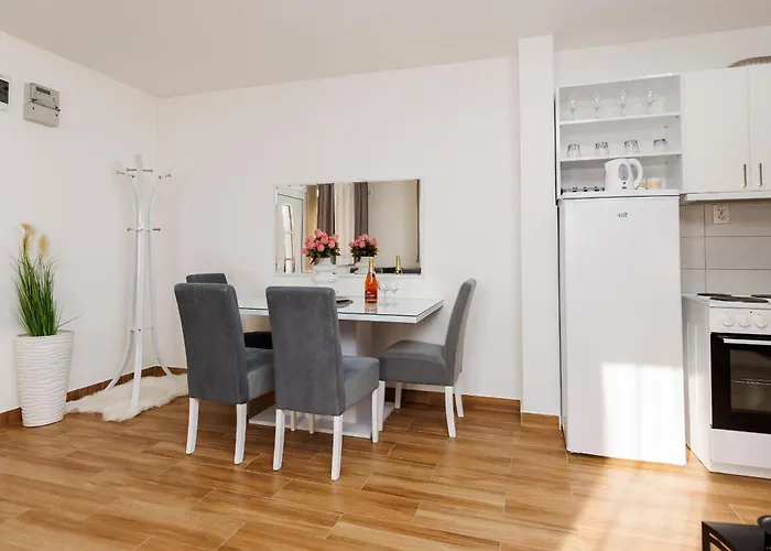 Apartman Naomi